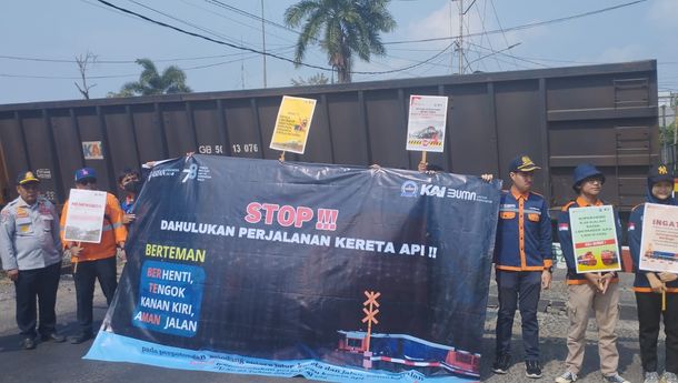 KAI Divre IV Tanjung Karang Bersama Stakeholder Gelar Kampanye Keselamatan di Perlintasan Kereta Api