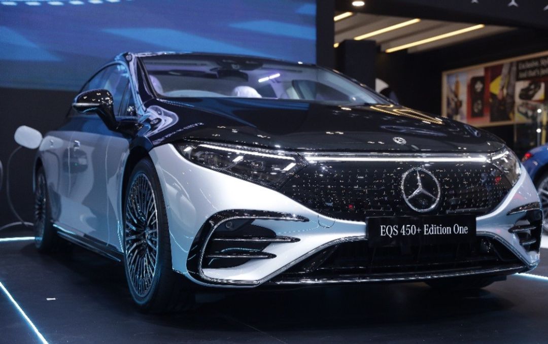 Mobil listrik Mercedes-Benz EQS Edition 1 dalam Gaikindo Indonesia International Auto Show 2023 (GIIAS) yang digelar di ICE BSD, Tangerang pada 10-20 Agustus 2023.