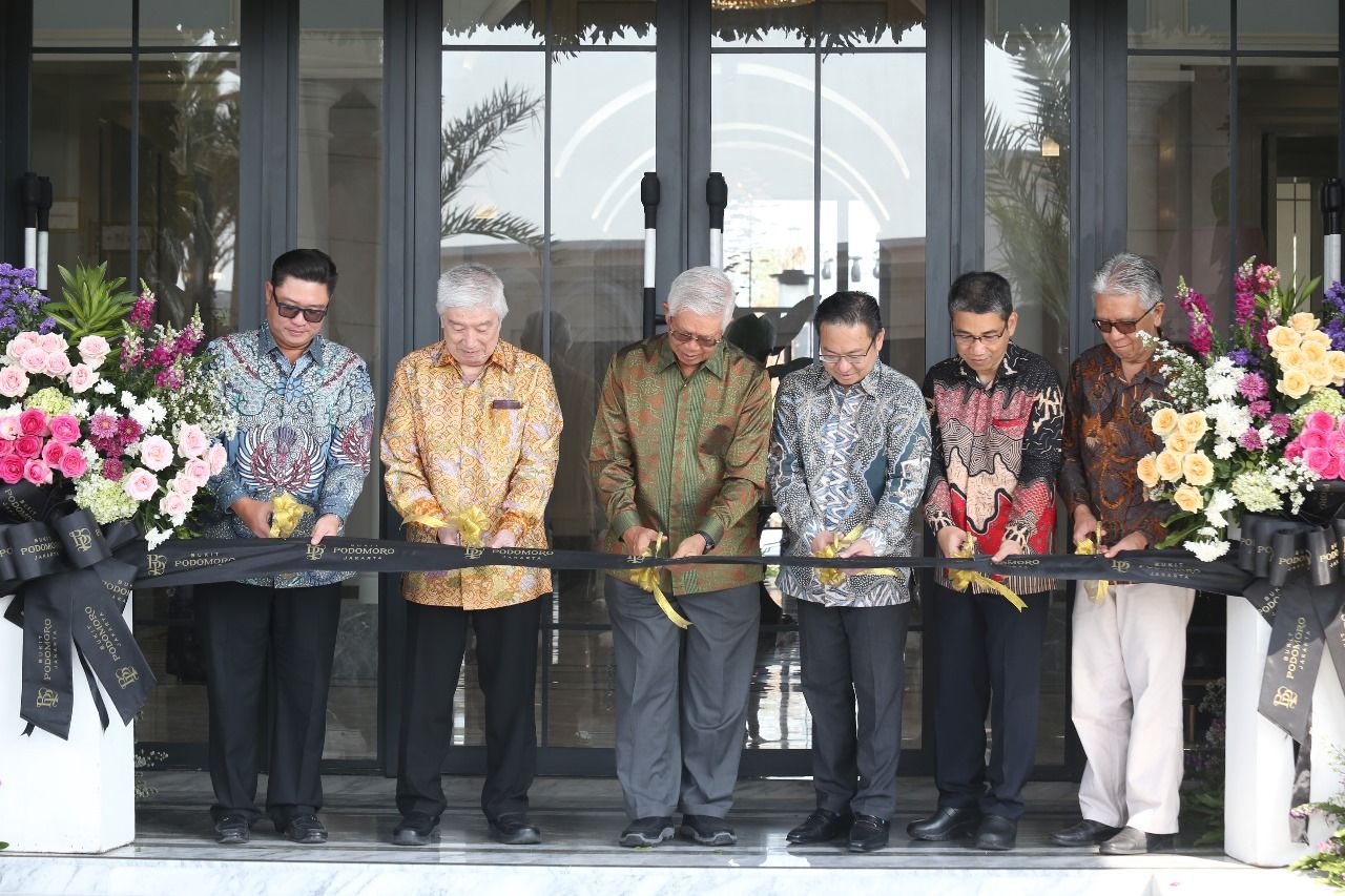 Peresmian premium club house merupakan wujud komitmen pengembang dalam meningkatkan kualitas hidup yang prima bagi konsumen.
