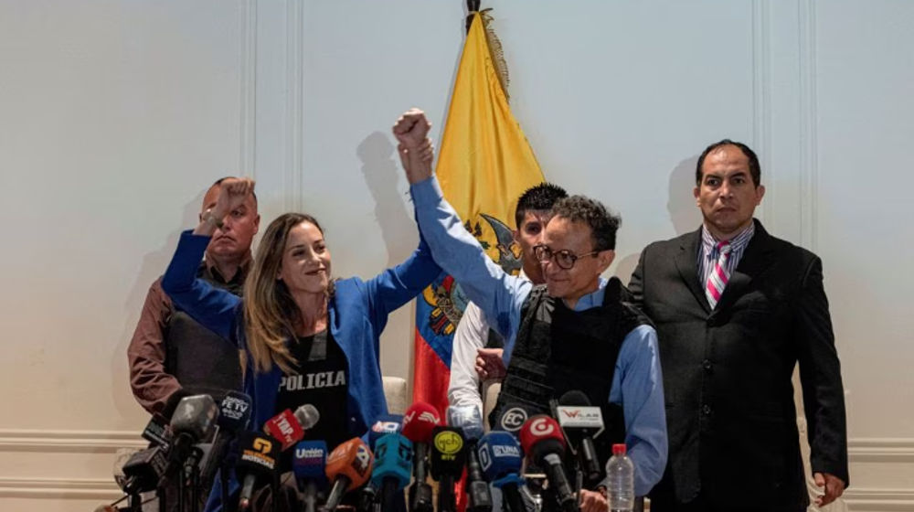 Christian Zurita dan calon wakil presiden Andrea Gonzalez