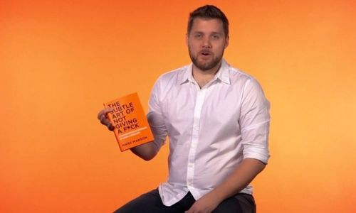 Penulis Buku Sebuah Seni untuk Bersikap Bodo Amat Ungkap 3 Langkah Stop Berpikiran Negatif 