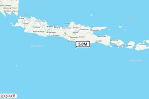 Pusat gempa berada di laut 90 km BaratDaya Pacitan