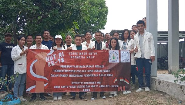 Bersama Umat KBG St Arnoldus Jansen, Mahasiswa KKN Unika Ruteng Adakan Pembuatan POC dan Bokasi Padat