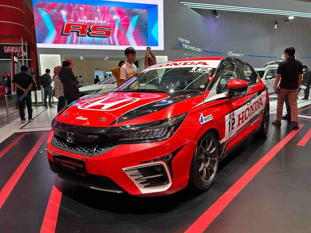 Tampil lebih sporty, Honda pajang Honda Civic Type R dengan konsep desain livery yang terinspirasi dari ajang balap TCR Series di booth Honda di acara pameran Gaikindo Indonesia International Auto Show (GIIAS) 2023.