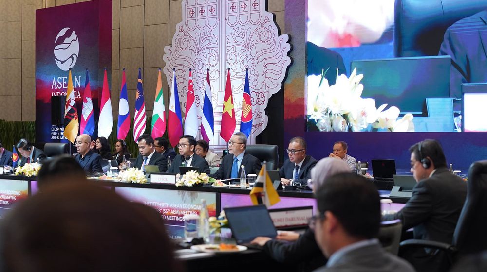 Zulkifli Hasan dalam Pertemuan Para Menteri Ekonomi ASEAN ke-55.jpg