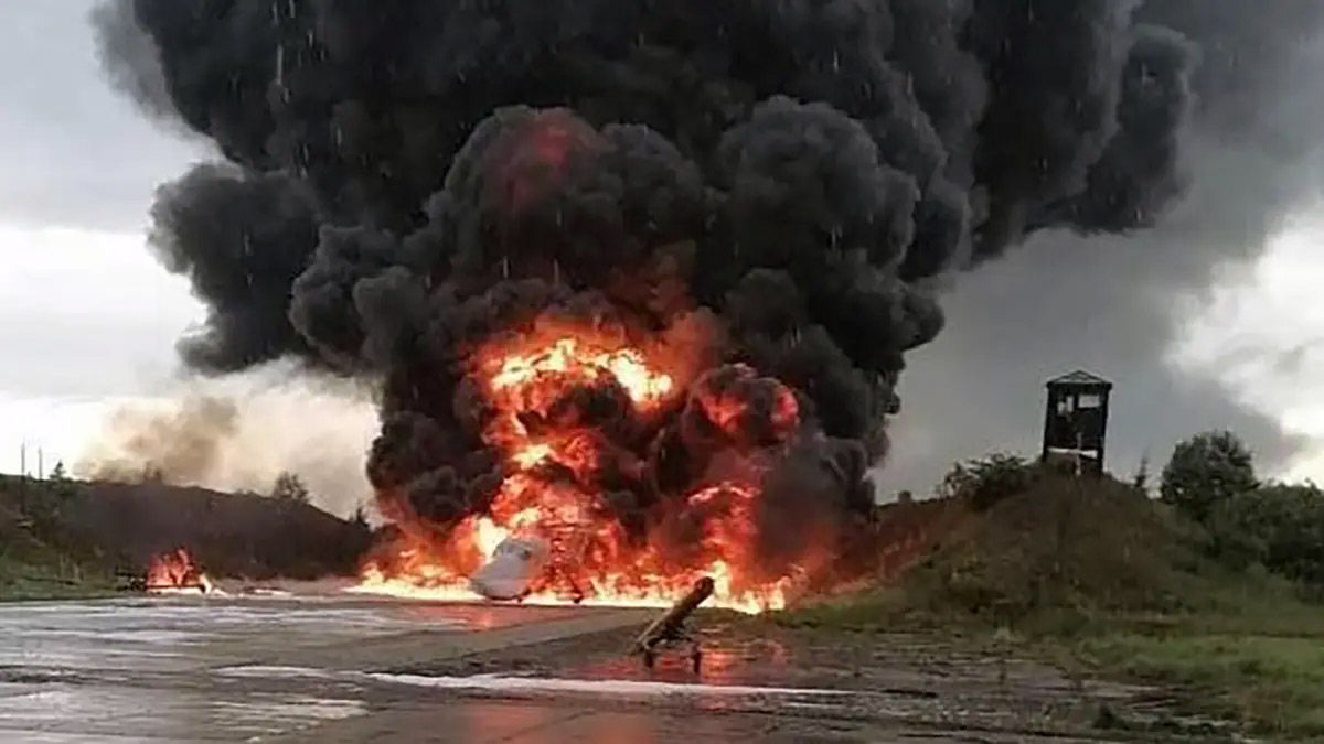 tu-22 terbakar.jpg