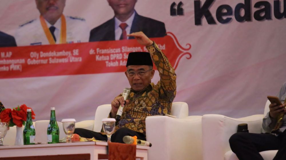 Menteri Koordinator Bidang Pembangunan Manusia dan Kebudayaan (Menko PMK) Muhadjir Effendy.jpeg