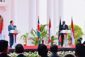 Presiden Indonesia Joko Widodo (Jokowi) dengan Presiden Kenya William Ruto