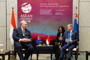 Menteri Perdagangan Zulkifli Hasan dan Menteri Negara Perdagangan dan Pertumbuhan Ekspor Selandia Baru, Rino Tirikatene.jpg