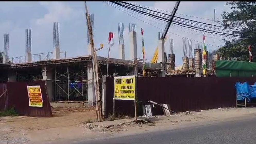 Pembangunan Gelanggang Olahraga (GOR) baru di Jalan Kimaja, Way Halim Bandarlampung dengan anggaran mencapai Rp20 miliar sudah memasuki tahap 60 persen. 