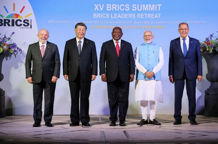 Presiden Brasil Luiz Inacio Lula da Silva, Presiden China Xi Jinping, Presiden Afrika Selatan Cyril Ramaphosa, Perdana Menteri India Narendra Modi, dan Menteri Luar Negeri Rusia Sergei Lavrov