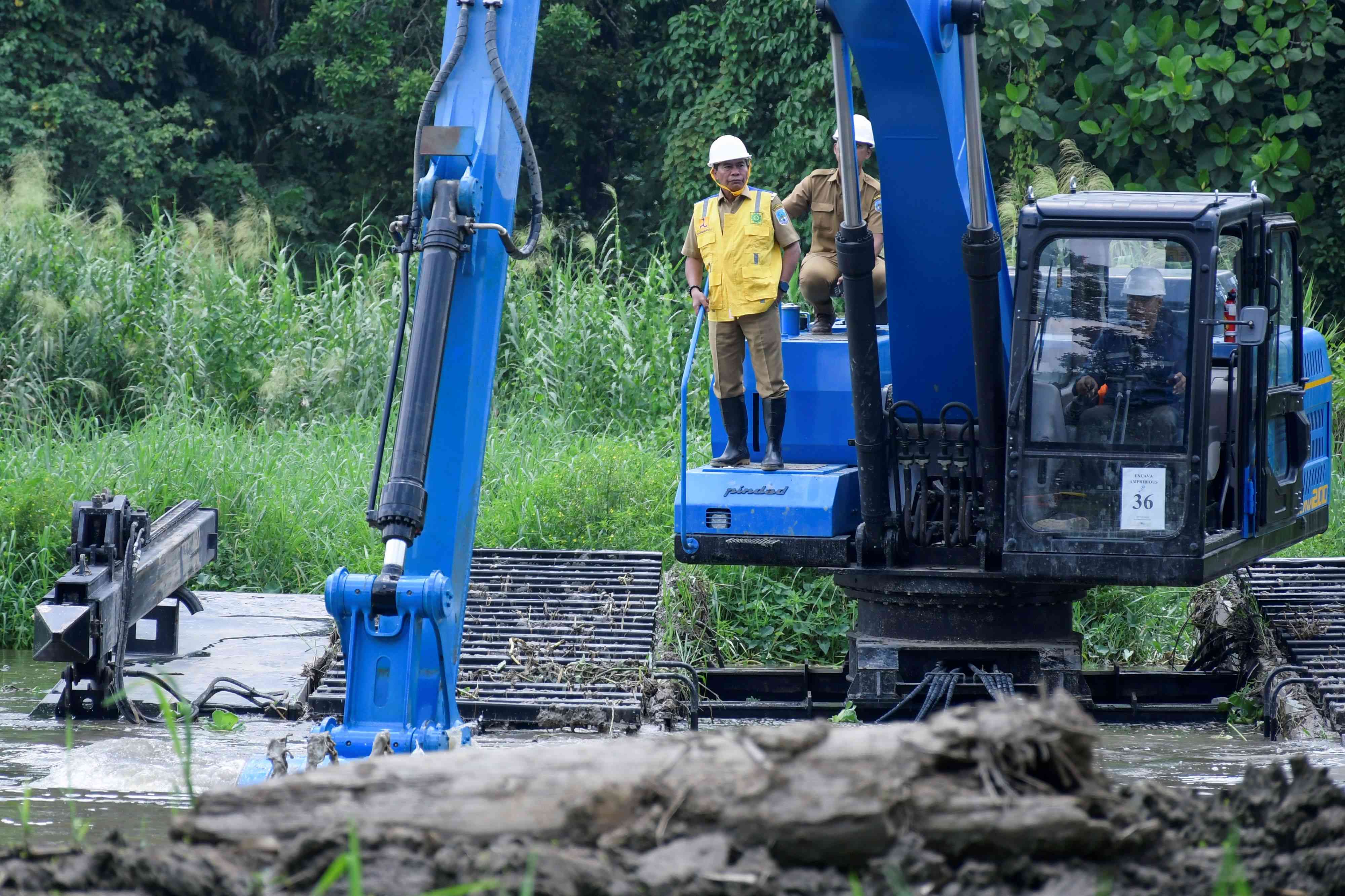 Gubernur Pastikan Pengerjaan Sungai Selor di Bulungan Rampung Tahun Depan