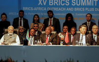 Perdana Menteri India Narendra Modi, Presiden Afrika Selatan Cyril Ramaphosa dan Presiden China Xi Jinping di KTT BRICS