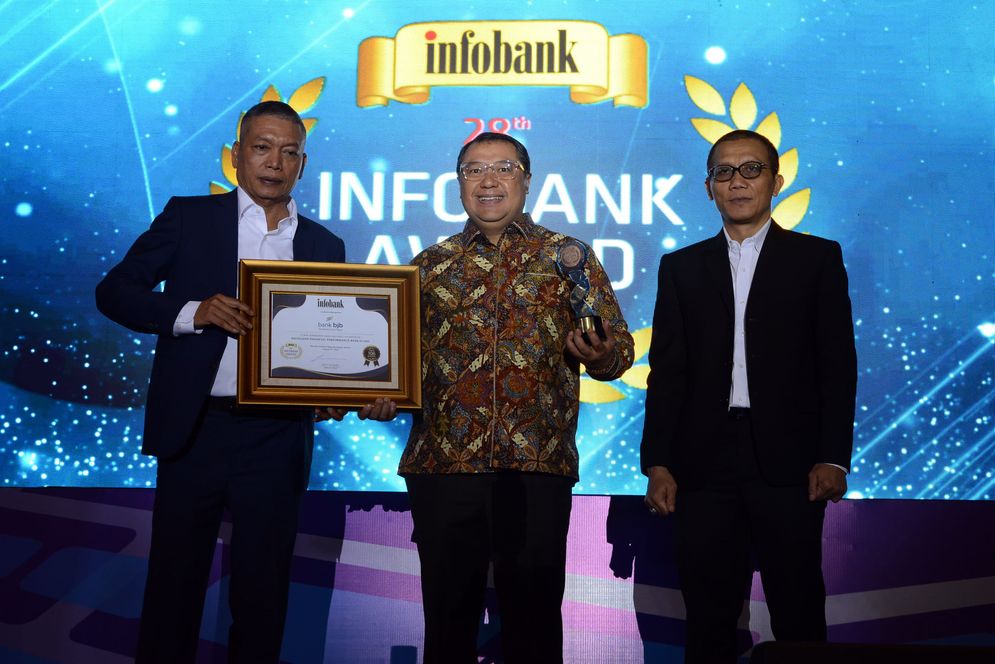 Kelola Bisnis dengan Sangat Baik bank bjb Raih “Diamond Throphy” dalam ajang 28th Infobank Banking Apreciation 2023