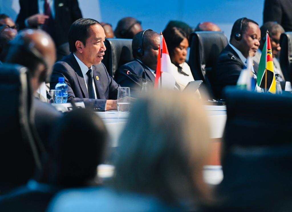 
Presiden RI Joko Widodo (Jokowi) mengajak seluruh negara berkembang untuk bersatu dan memperjuangkan haknya untuk kemajuan negaranya. (Foto: BPMI Setpres/Laily Rachev)