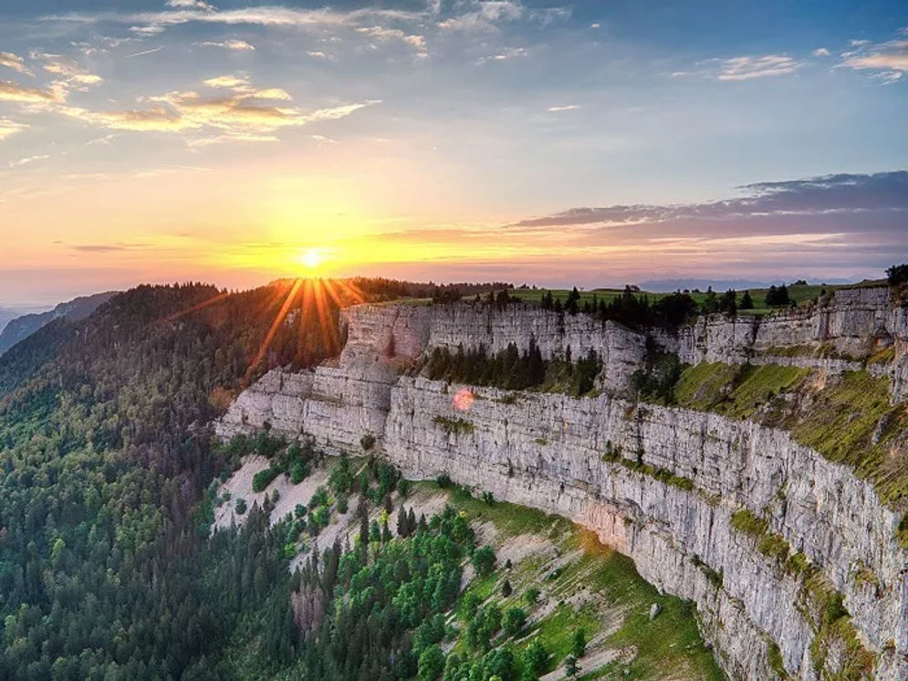 Creux du Van (newlyswissed)