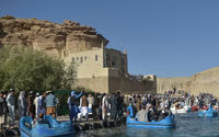 Turis Afghanistan di Danau Band e-Amir 