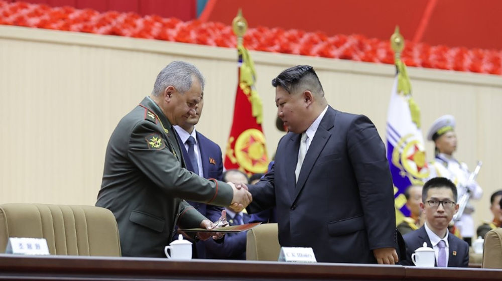 Kim Jong-un dan Menteri Pertahanan Rusia Sergei Shoigu 