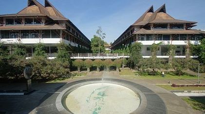 1693196573-kampus-itb.jpg