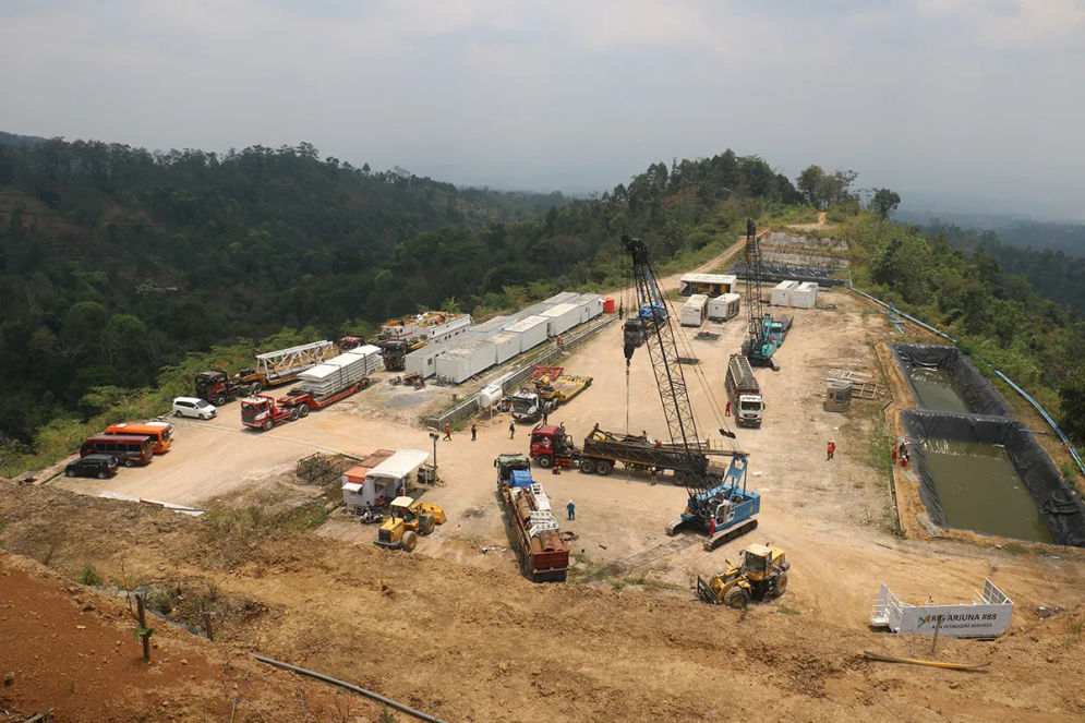 Pemerintah baru saja menetapkan Kereta Cepat Jakart-Bandung (KCJB) yang dioperasikan oleh PT Kereta Cepat Indonesia China (PT KCIC) sebagai Objek Vital Nasional (Obvitnas). 