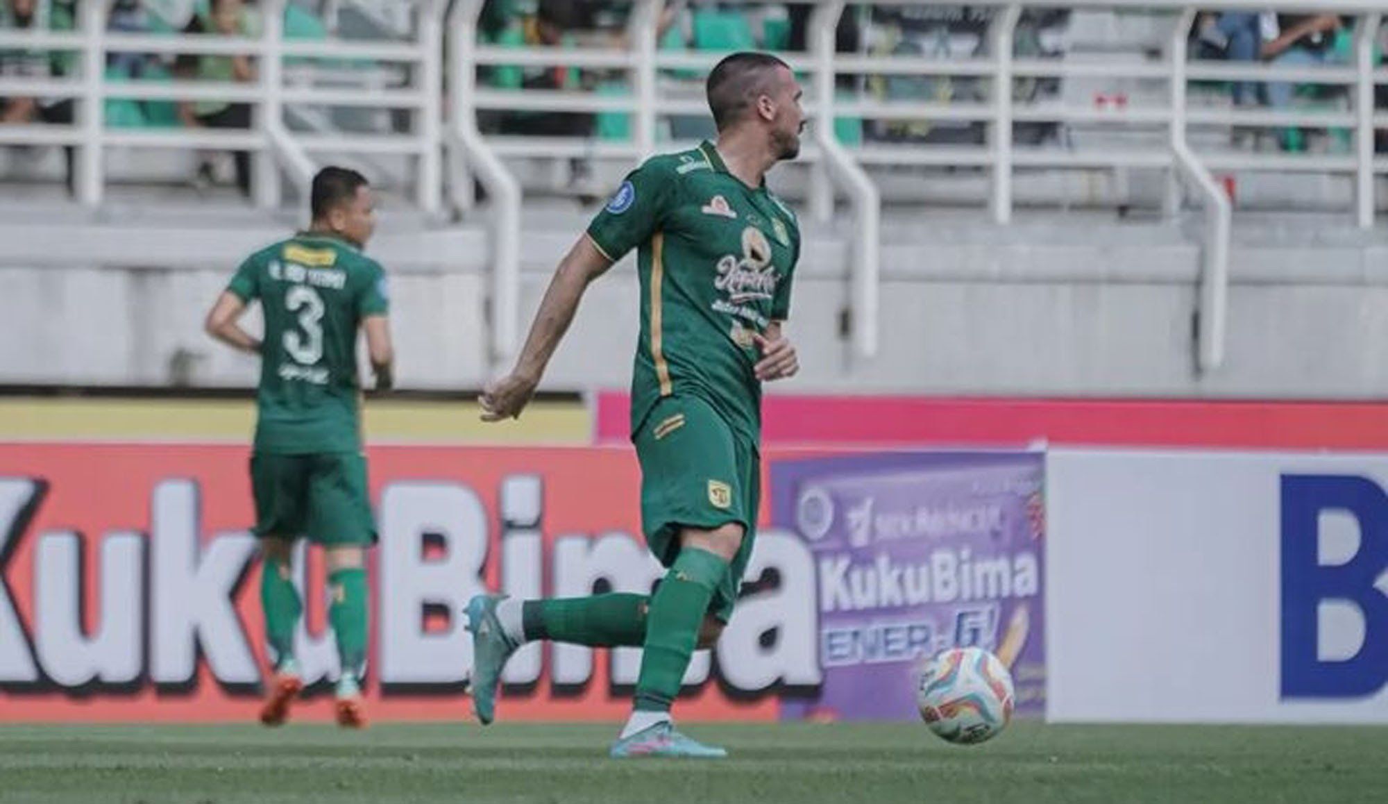 Dusan Stevanovic saat membela Persebaya 
