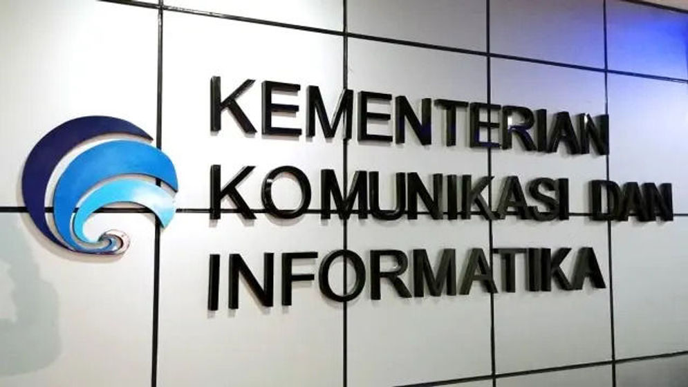 Wakil Menteri Komunikasi dan Informatika (Wamenkominfo) Nezar Patria meminta masyarakat tidak mengumbar data pribadi di media sosial.