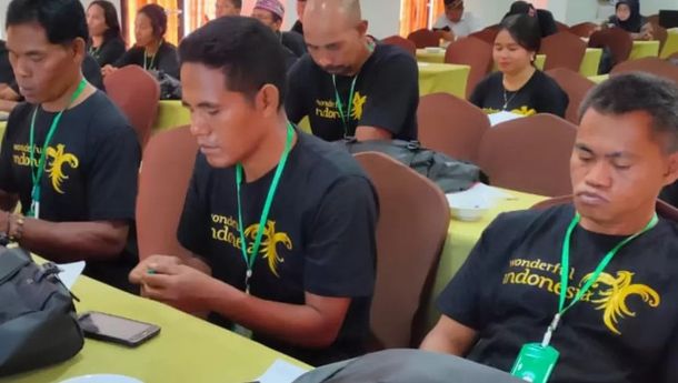  Kadis Tenaga Kerja Transmigrasi Koperasi dan UMKM Manggarai Barat Buka Pelatihan Tour Leader