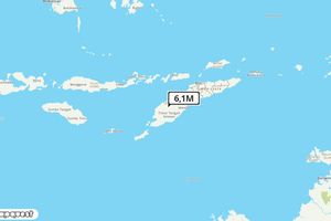 Pusat gempa berada di darat 36 km BaratLaut Timor Tengah Selatan