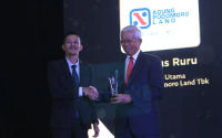 Direktur Utama PT Agung Podomoro Land Tbk (APLN) Bacelius Ruru meraih penghargaan khusus kategori CEO Terbaik dalam TrenAsia ESG Award 2023.