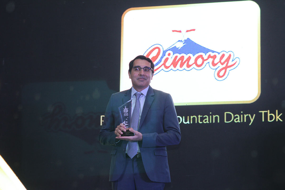 PT Cisarua Mountain Dairy Tbk meraih penghargaan TrenAsia ESG Award 2023 pada kategori perusahaan Food & Beverage (F&B) dengan predikat action