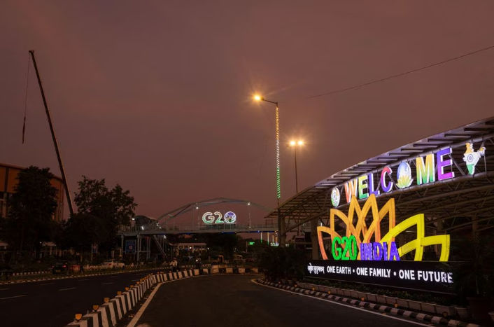 Logo G20 Ditampilkan di Depan Tempat Utama KTT di New Delhi, India