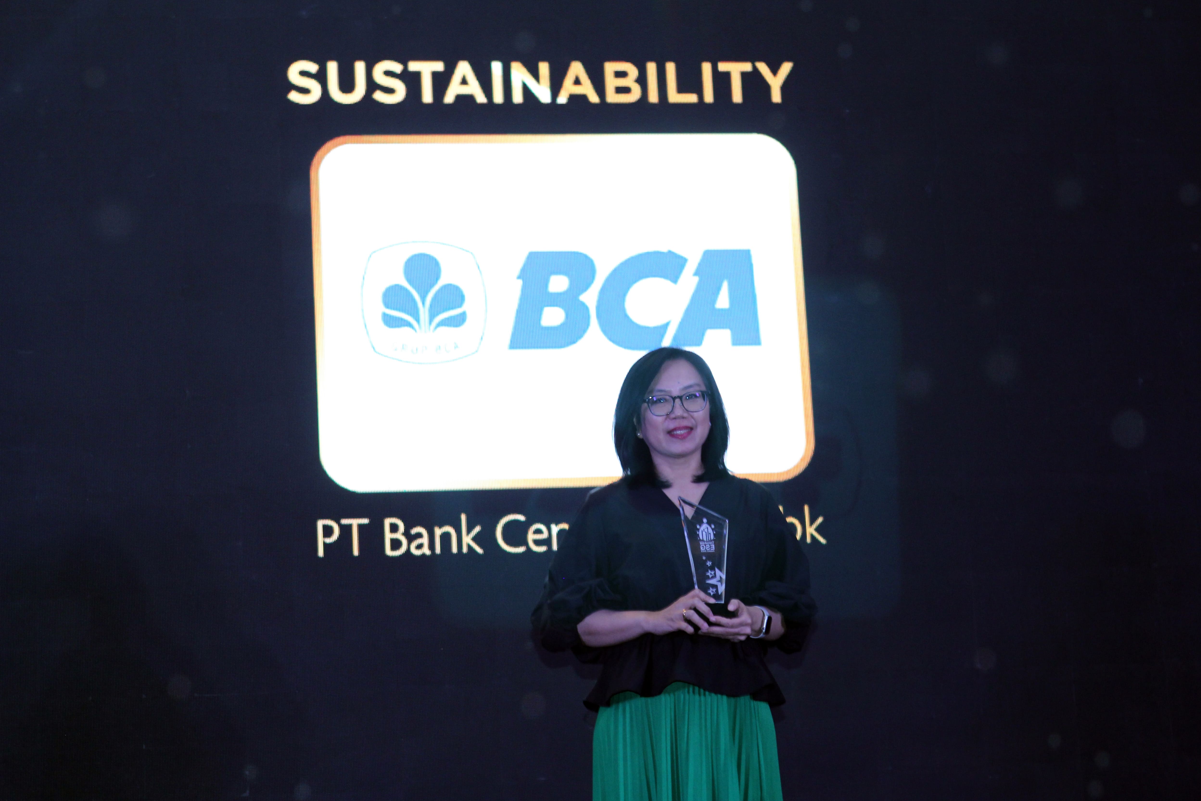 Bank BCA Raih Penghargaan TrenAsia ESG Awards 2023