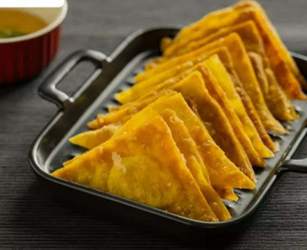 Bikin Kudapan Gurih Yuk! ini Cara Buat Pangsit Goreng