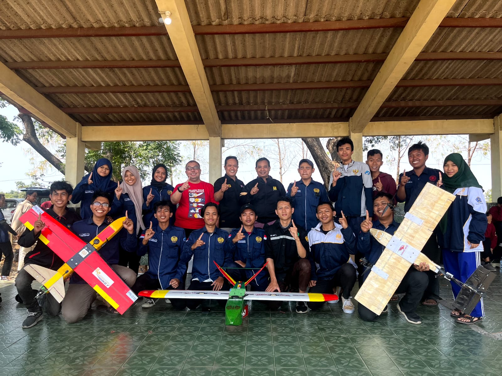 Tim Robot Unesa kembali juara KRTI wilayah. 
