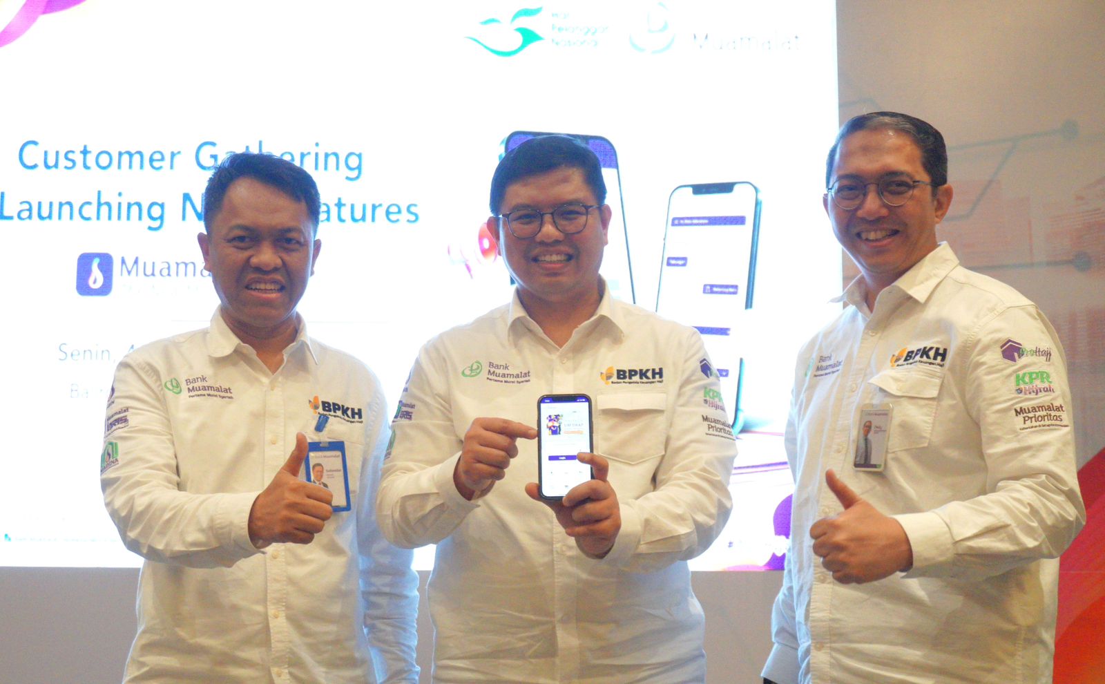 PT Bank Muamalat Indonesia Tbk meluncurkan dua layanan berbasis digital melalui Muamalat DIN yaitu digital customer care dan mobile cash.
