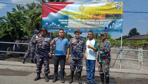500 Personil Gabungan TNI-Polri Bersihkan Kali Wairbubuk Melalui Prokasih