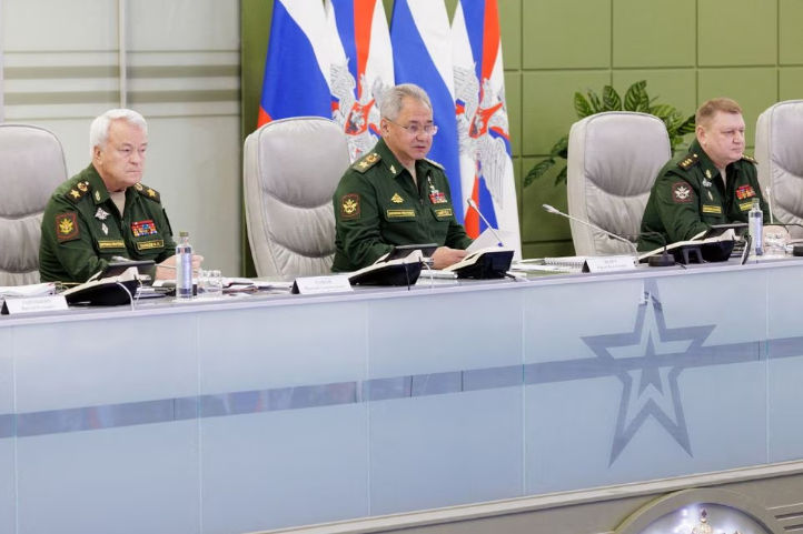 Menteri Pertahanan Rusia Sergei Shoigu dalam Pertemuan dengan Pimpinan Angkatan Bersenjata di Moskow