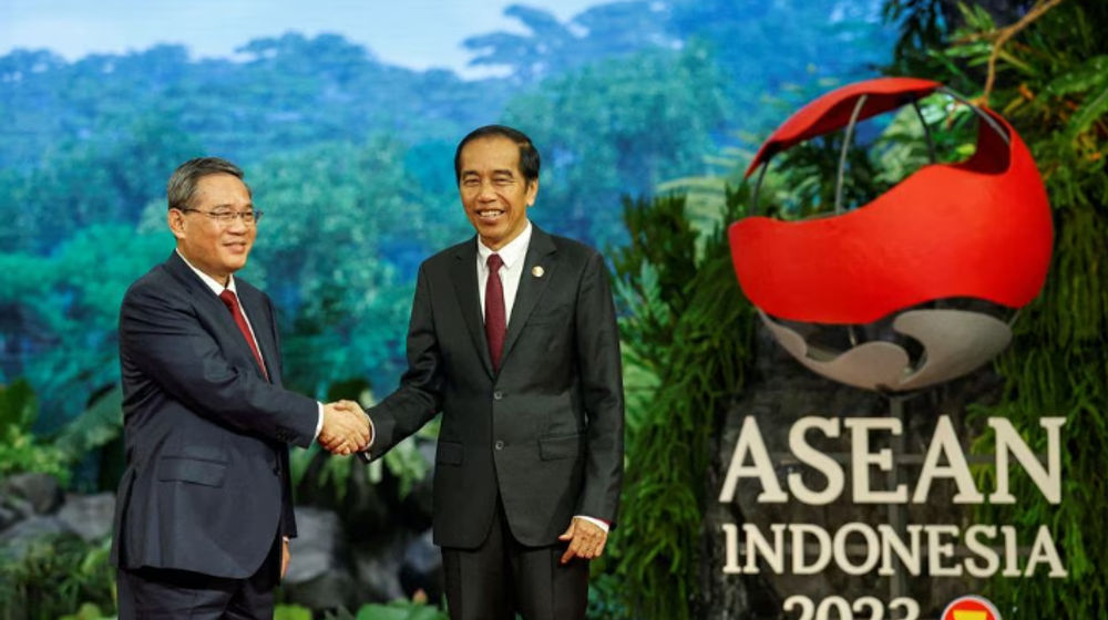 Perdana Menteri China Li Qiang dan Presiden Indonesia Joko Widodo di KTT ASEAN