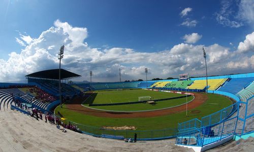 Stadion_Kanjuruhan_Malang.jpg