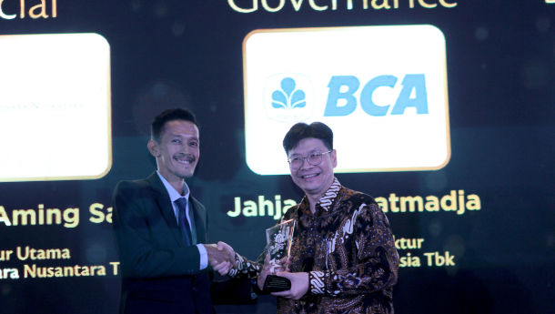 Pembiayaan Kendaraan Listrik Tumbuh 44 Kali Lipat, BCA Raih The Best CEO for Governance ESG