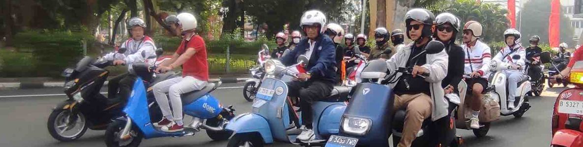 Menteri Perhubungan Budi Karya di Fun Ride Kemerdekaan RI AISMOLI.jpeg