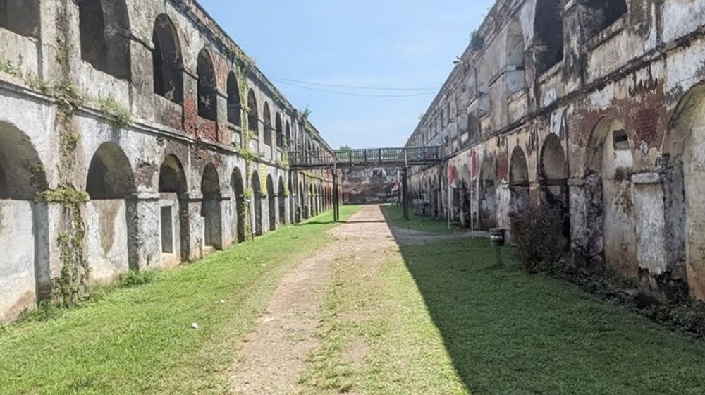 Benteng Pendem Ambarawa.jpg