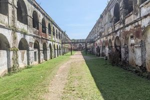 Benteng Pendem Ambarawa.jpg