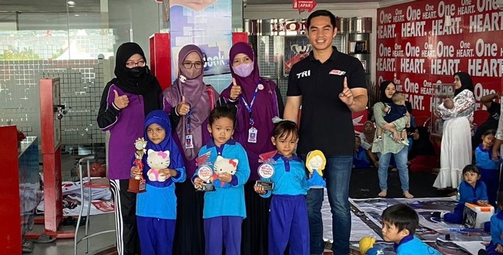 Honda TDM Raden Intan menggelar lomba mewarnai untuk para orang tua dan murid tingkat TK di Bandar Lampung.