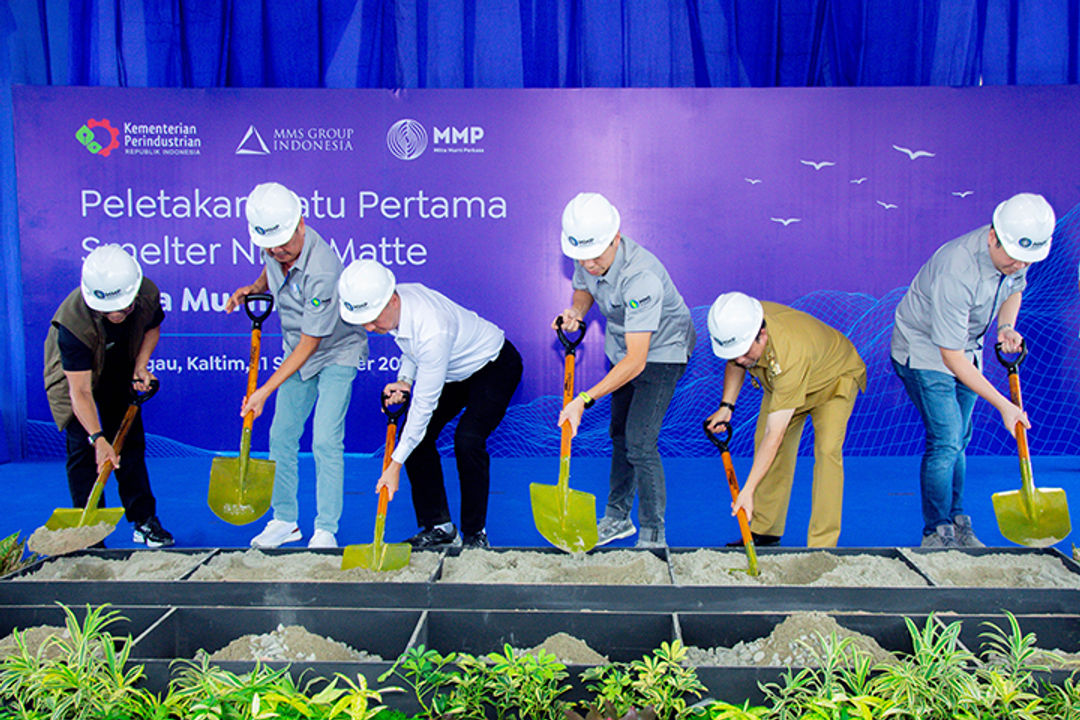 Menteri Perindustrian (Menperin) Agus Gumiwang Kartasasmita saat meresmikan groundbreaking industri smelter nikel PT Mitra Murni Perkasa di Balikpapan, Kalimantan Timur, Senin 11 September 2023. 