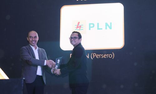 PT PLN (Persero) menerima penghargaan TrenAsia ESG Award 2023 di acara Awarding Night TrenAsia ESG Awardi di Hotel Raffles Jakarta, Rabu, 30 Agustus 2023. 