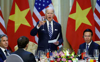 Presiden AS Joe Biden dan  Presiden Vietnam Vo Van Thuong di Hanoi