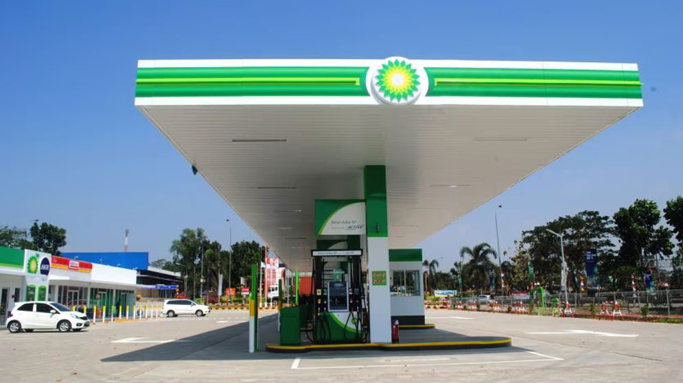 191003_bp_forecourt.jpg.img.835.medium.avif