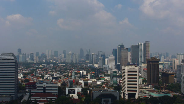 Water Mist Spraying Diklaim Mampu Kurangi Polusi Jakarta