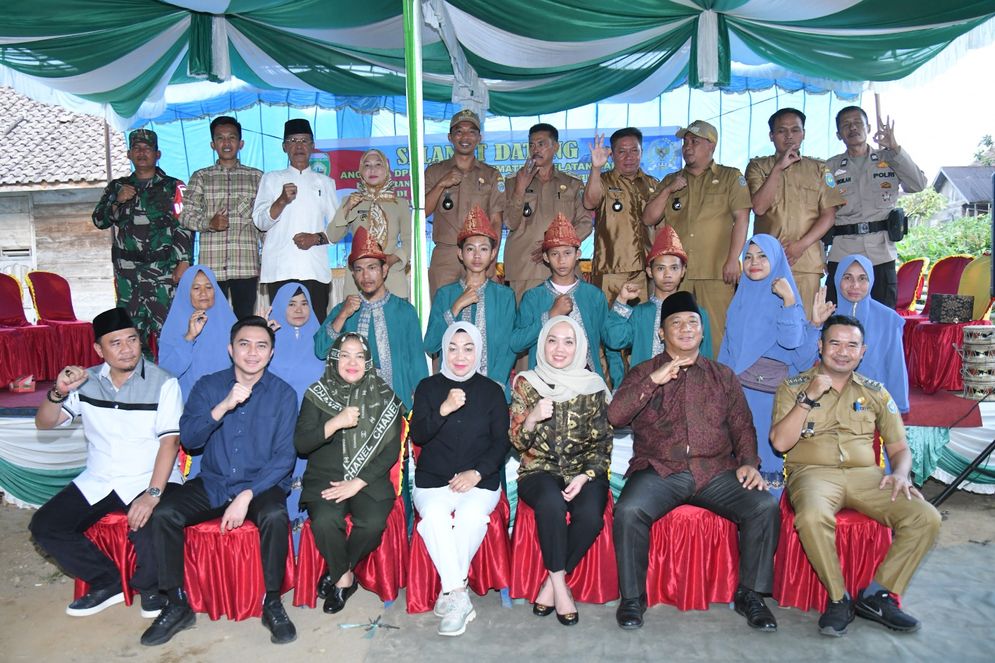 Anggota DPRD Provinsi Sumatera Selatan Dapil V,  Iwan Hermawan, ST., MM selaku koordinator dengan anggota Fathan Qoribi, ST; Yenny Elita, S.Pd, MM; Hj Susilawati, SH, S.Kn; Hj Tina Malinda, SE, M.Si; dan Andie Dinaldie, SE, MM saat melakukan reses ke OKU Selatan